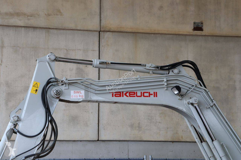Pelle Takeuchi