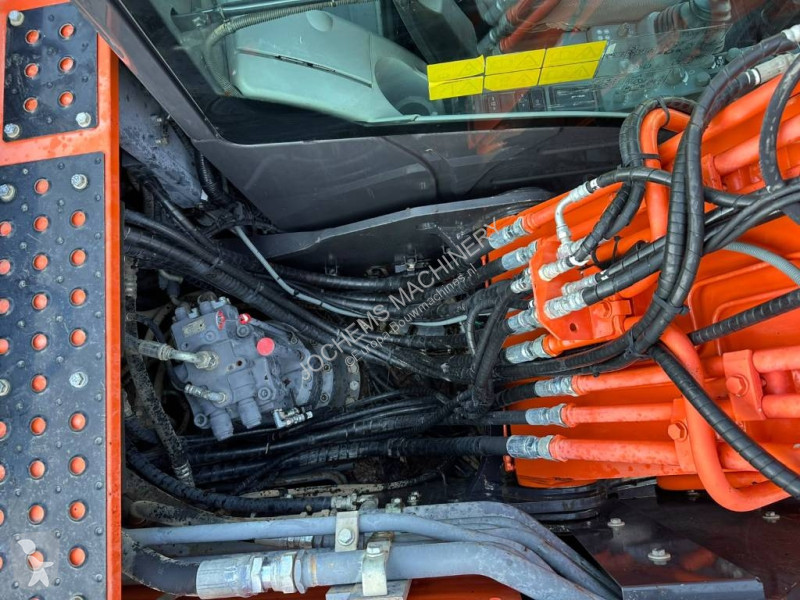 Pelle Hitachi 6
