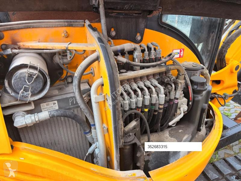 Pelle JCB