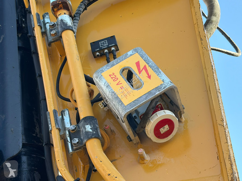 جرافة Caterpillar 07B