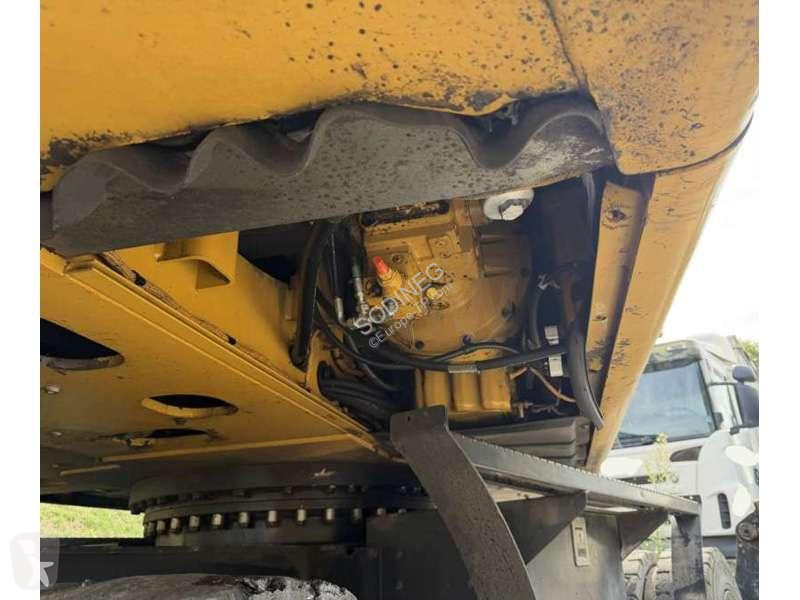Pelle Caterpillar MH2
