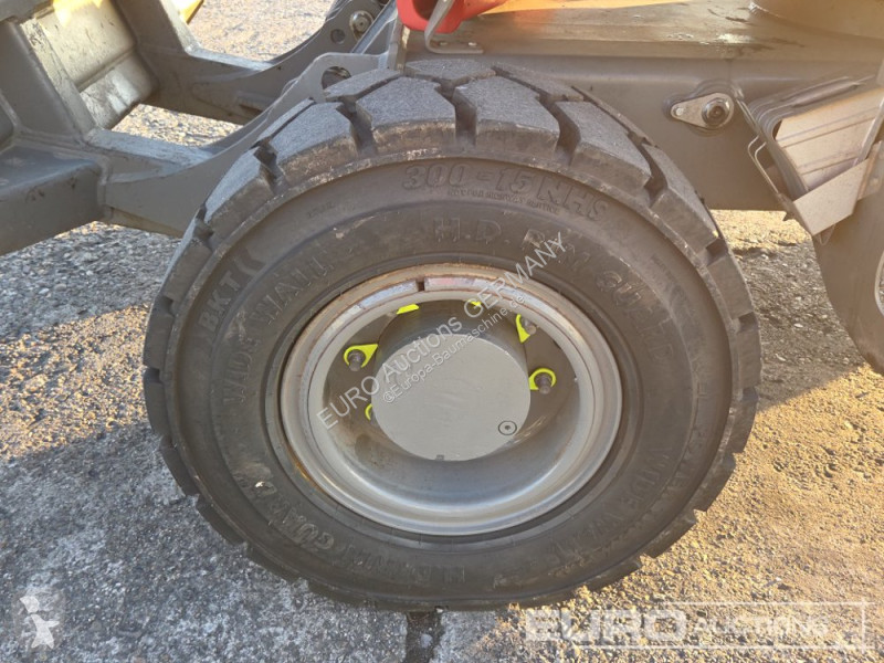 جرافة Wacker Neuson 2