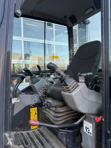 جرافة Bobcat E27z