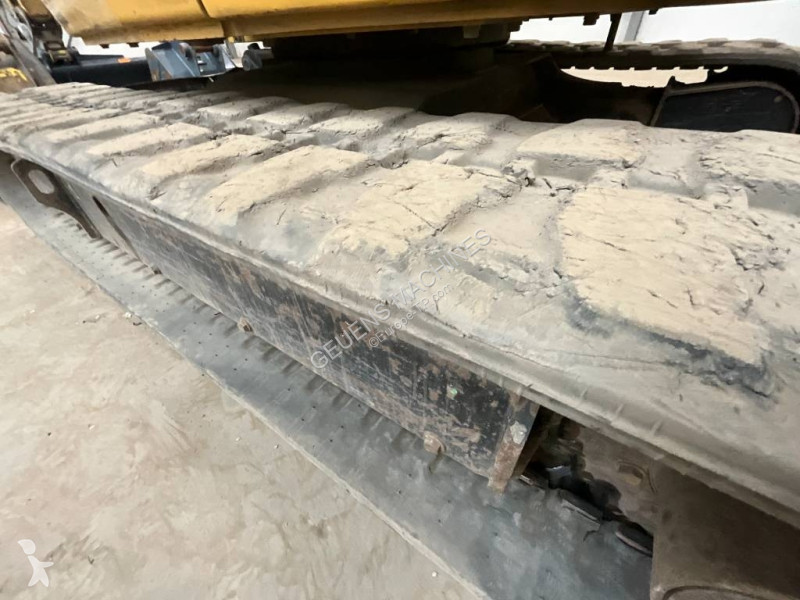 Багер Caterpillar CR