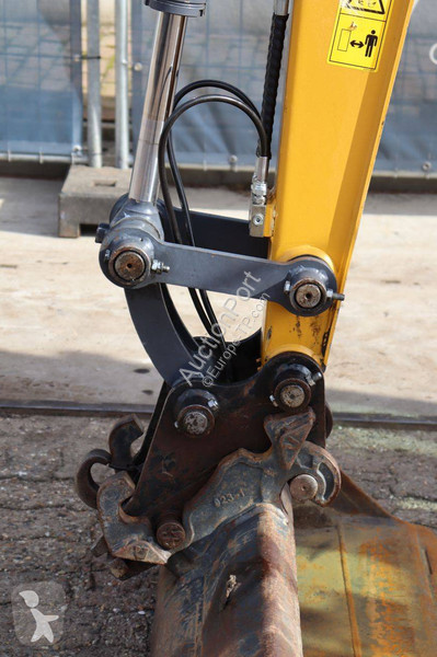 Багер XCMG XE27E
