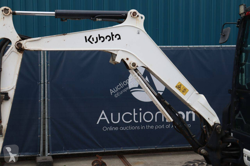 جرافة Kubota