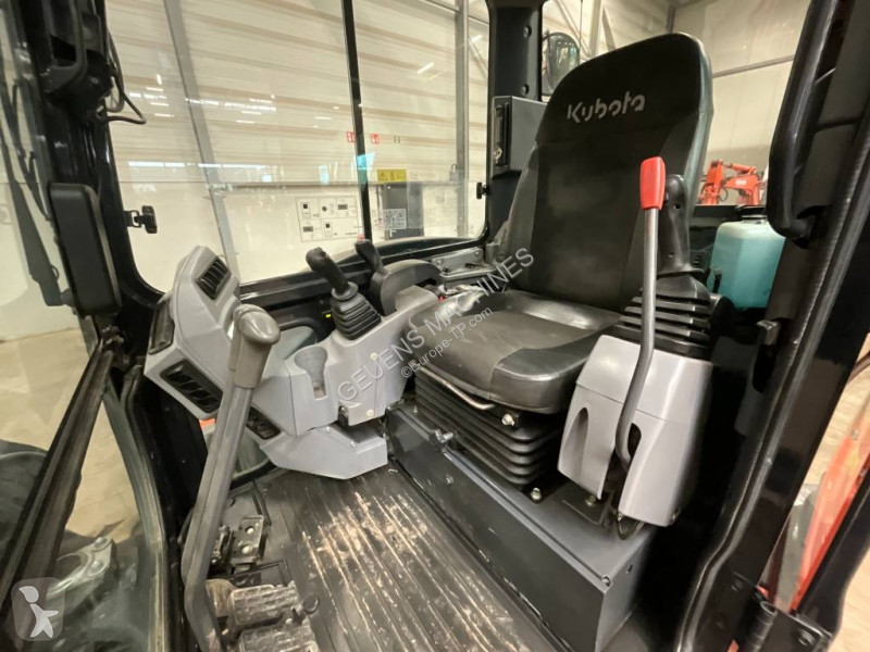 Багер Kubota 0574