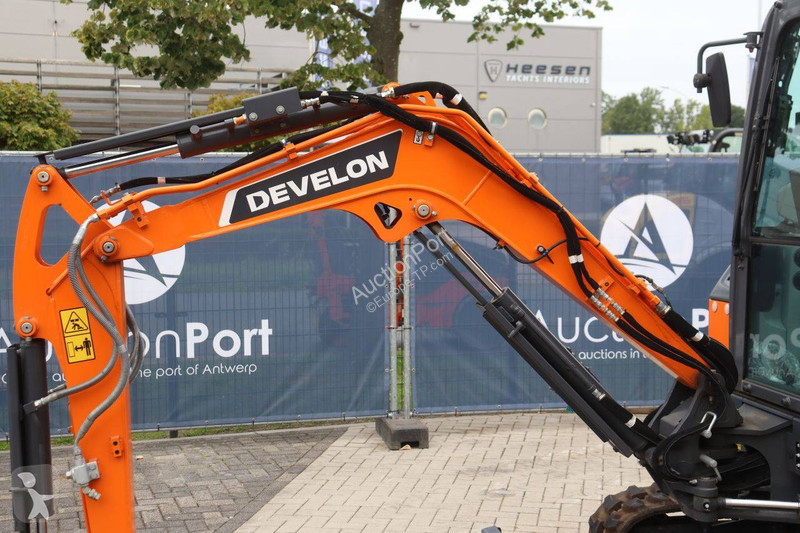 Багер Doosan 27Z-7