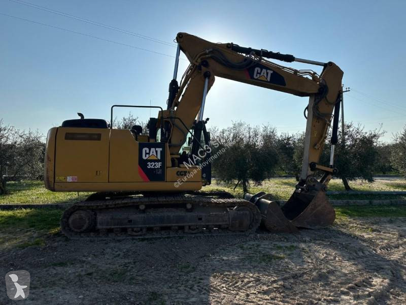 Escavadora Caterpillar