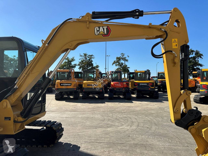 Escavadora Caterpillar