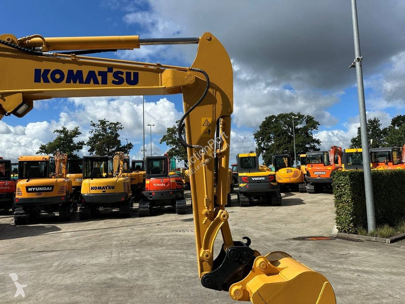 Escavadora Komatsu 7