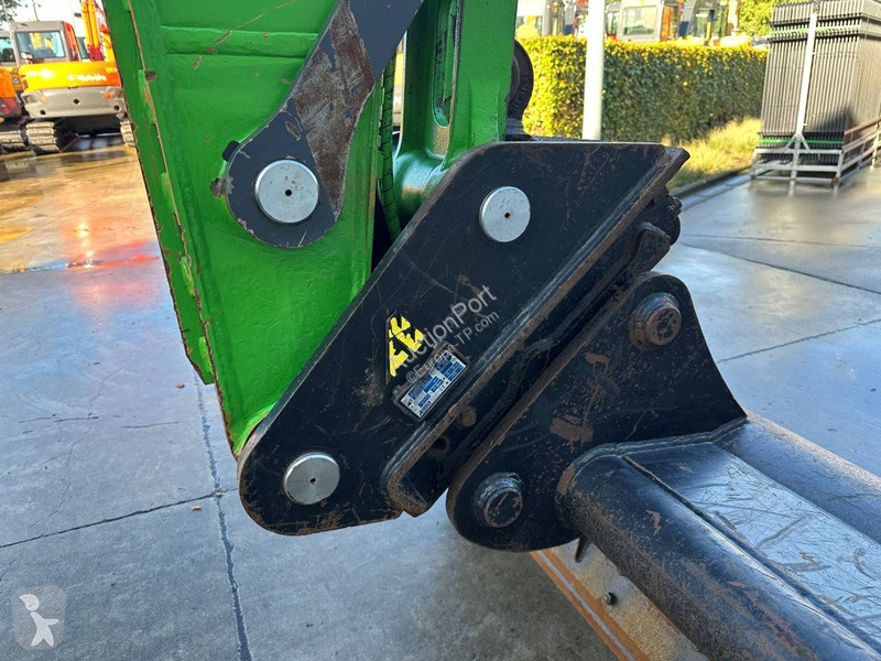Escavadora Doosan 7