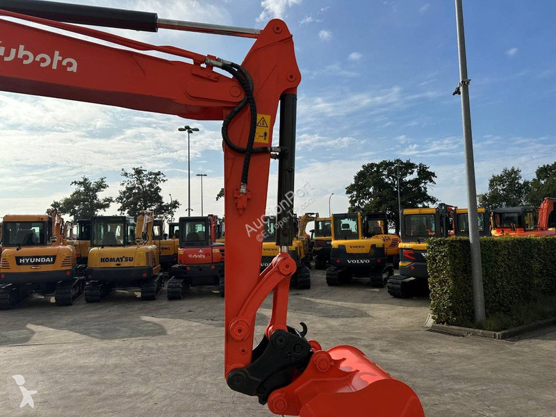 Escavadora Kubota KX175-5