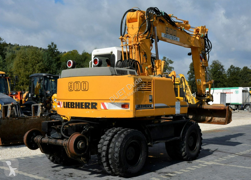 Excavator Liebherr Koparka + Kolej