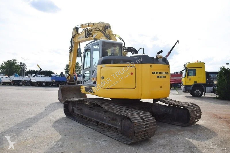 Escavatore New Holland Kobelco E235B SR-LCT