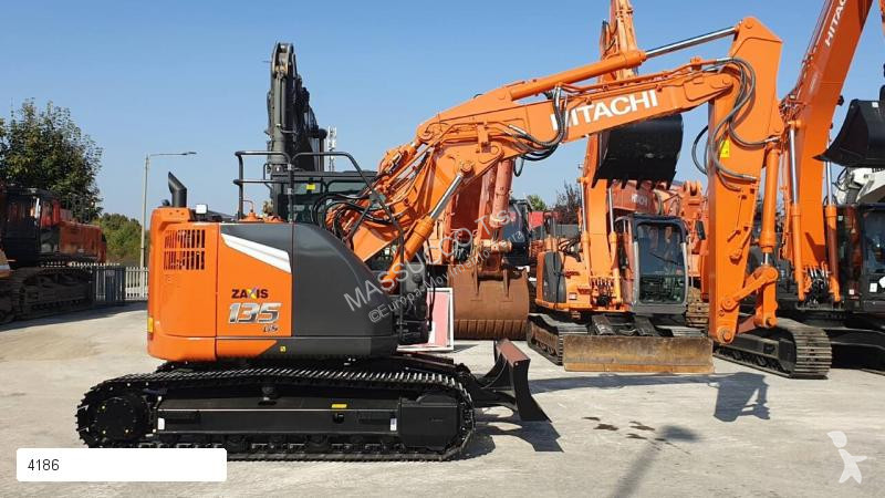 Excavadora Hitachi -7