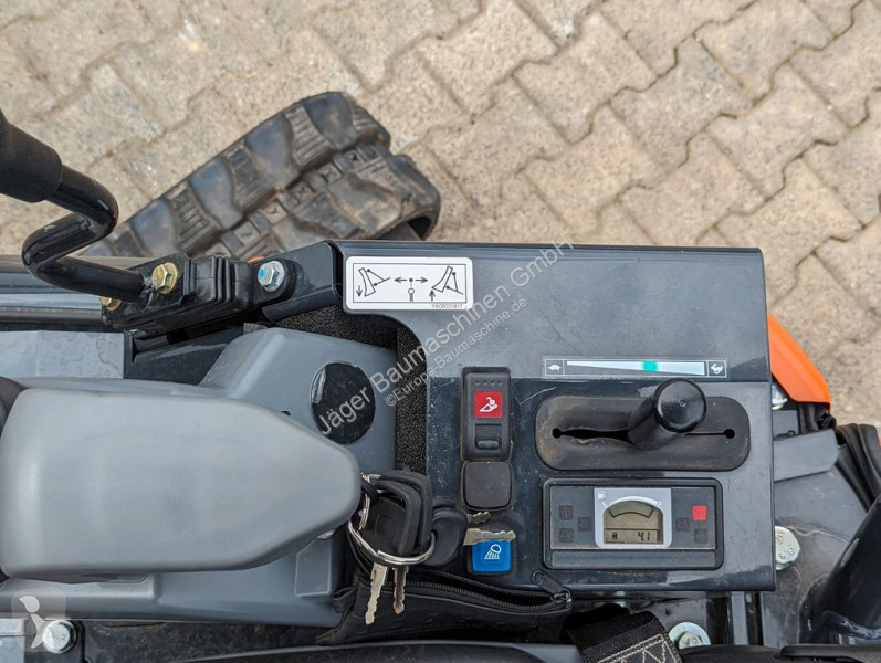 Escavadora Hitachi ZX17 -- Netto:...