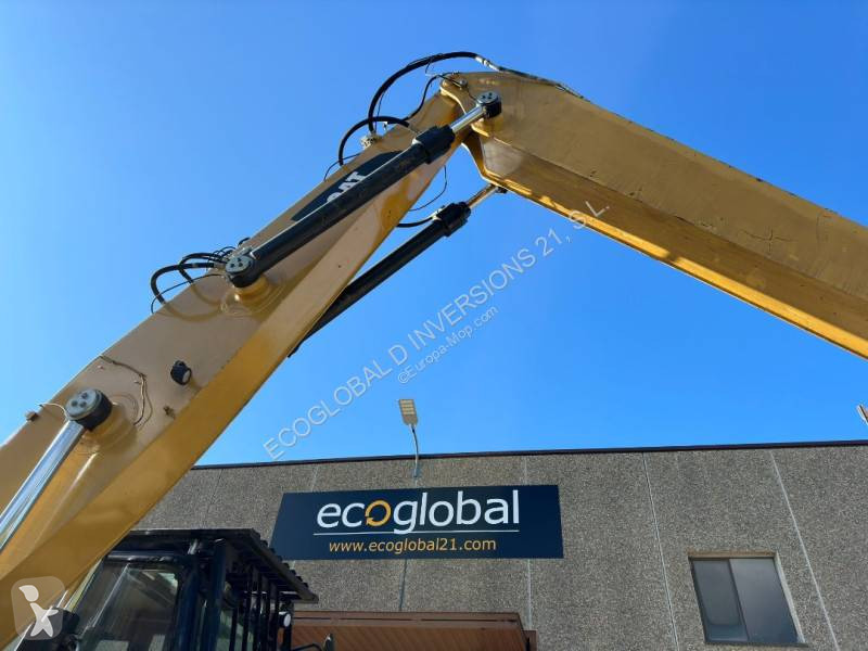 Lopatový nakládač Caterpillar MH