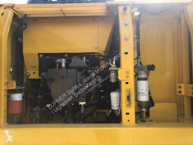 Escavadora Komatsu PC240LC-10