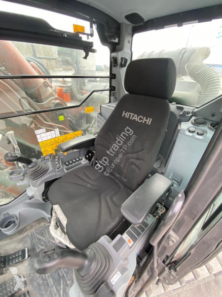 Graafmachine Hitachi 135US-7
