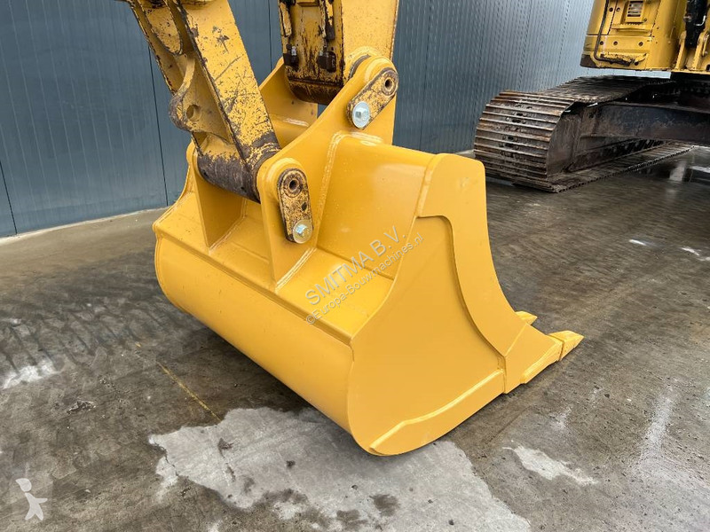 Rýpadlo Caterpillar LCR