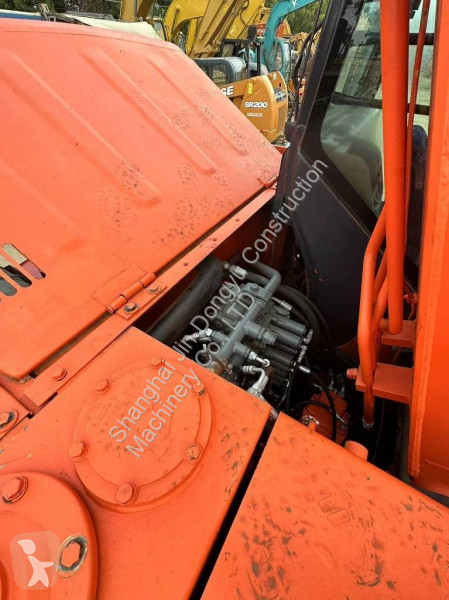 Escavadora Hitachi