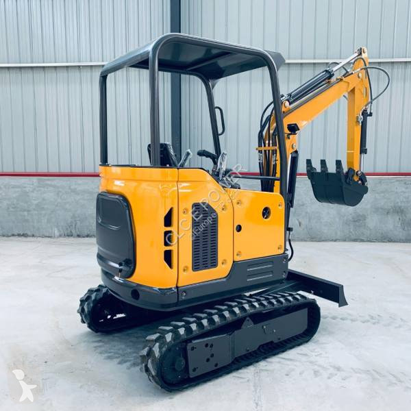 Lopatový nakládač CLC 2.6T