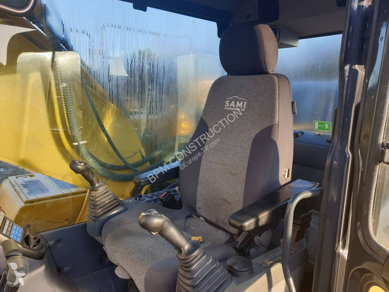 Escavatore Komatsu HB215LC-2