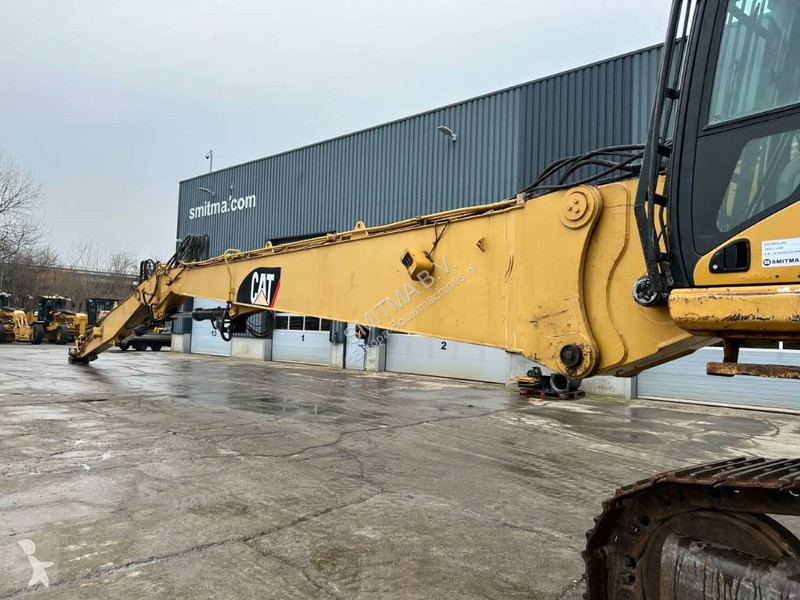 جرافة Caterpillar L UHD - 27m - OilQuick