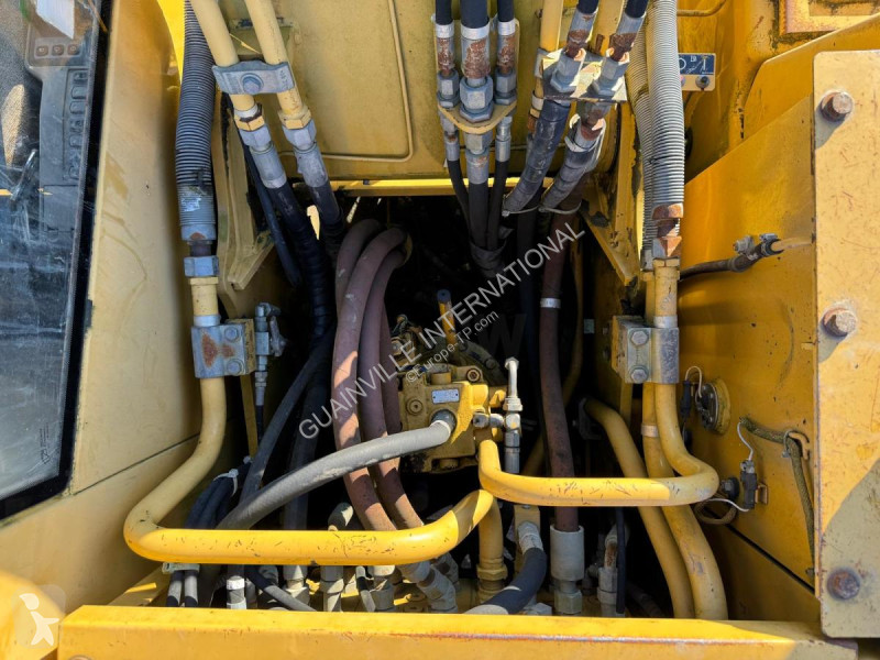Escavatore Caterpillar