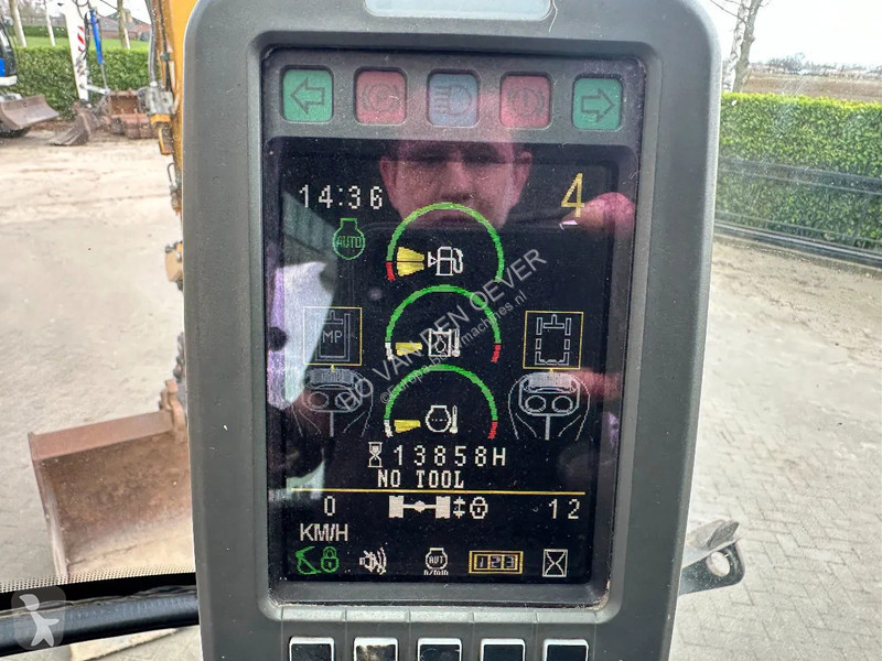 Escavatore Caterpillar D