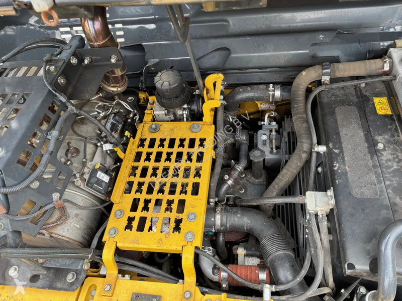 Escavadora Komatsu LC-11 tracked excavator,...