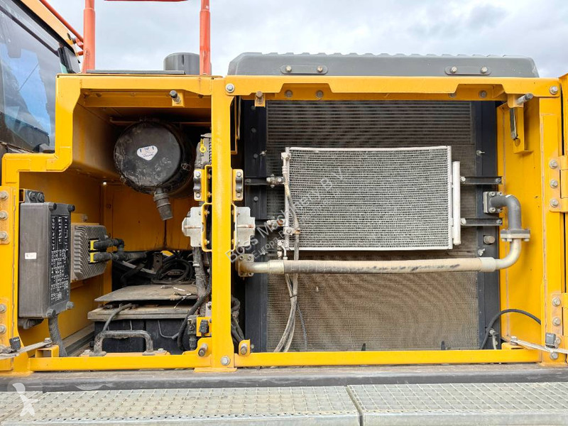 Graafmachine Volvo EC250EL - Hamer Lines /...