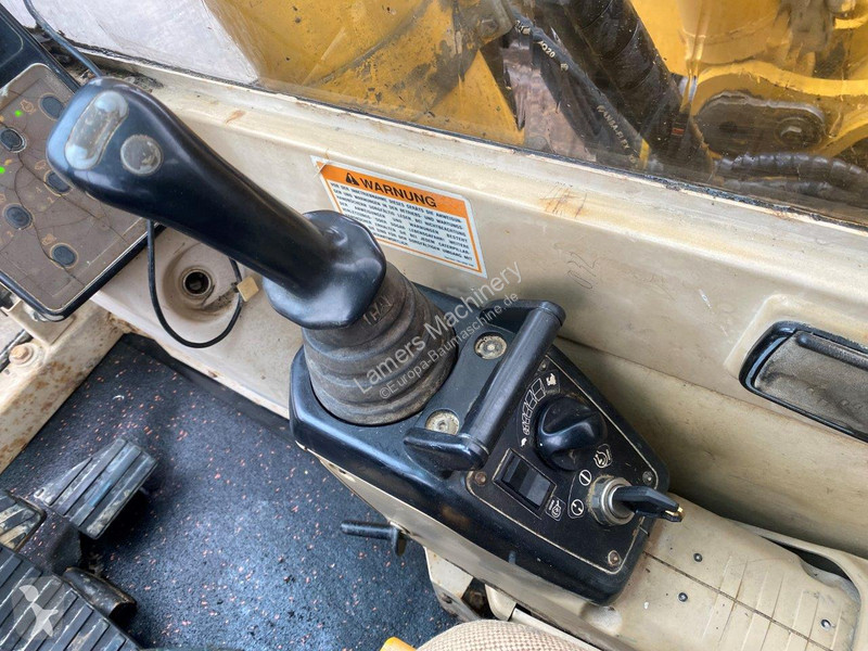 Escavatore Caterpillar NVT