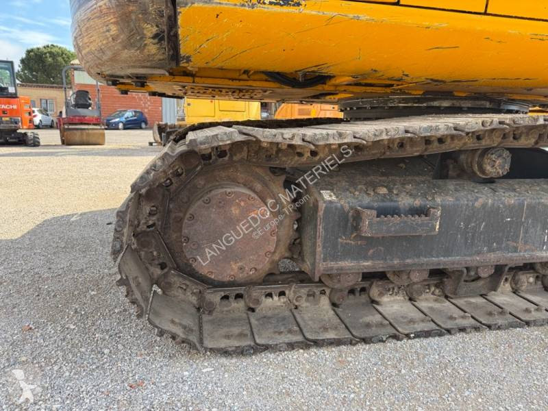 Excavator JCB