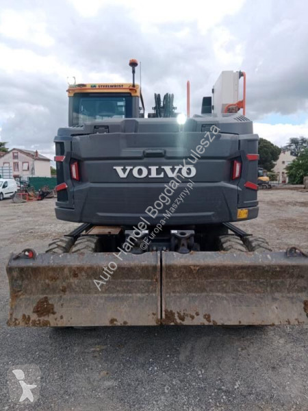 Lopatový nakládač Volvo EWR130E
