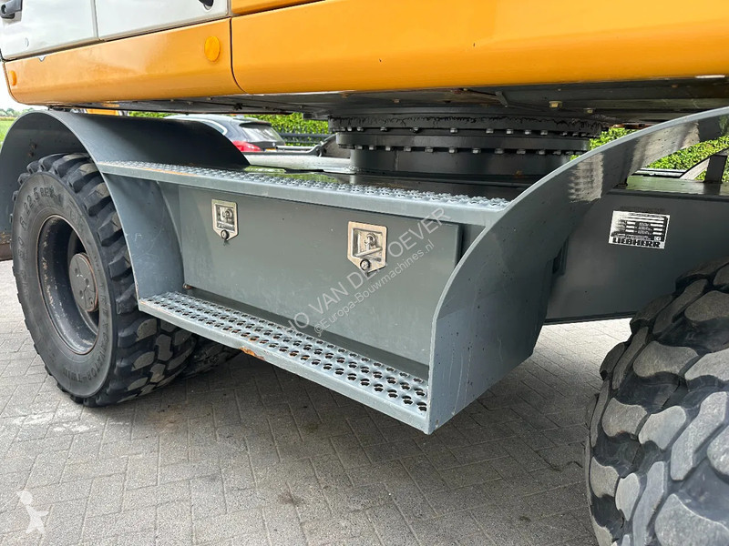 Excavator Liebherr A