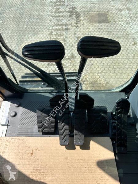 Graafmachine Caterpillar 395 with only 1600...