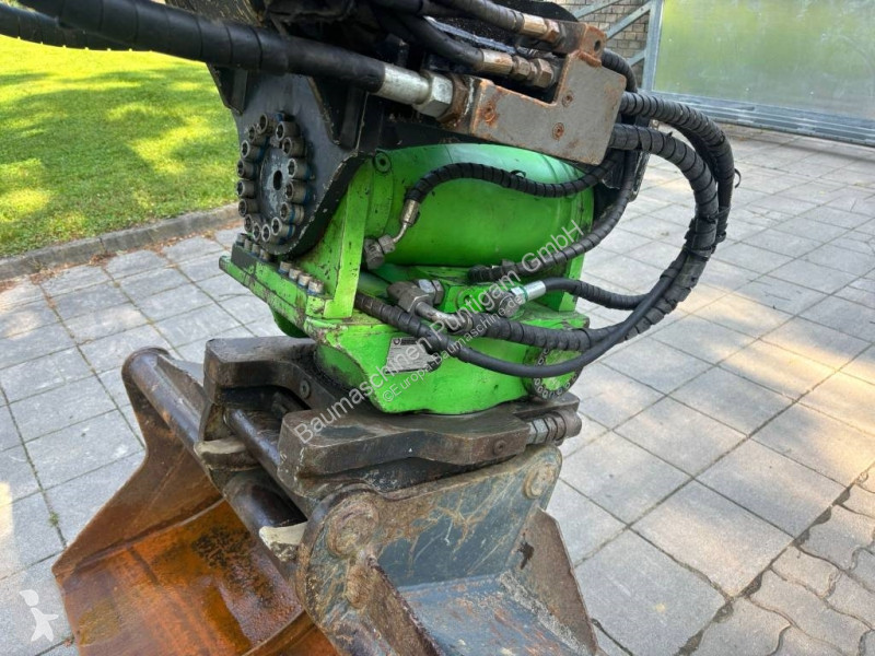 Excavator Terex