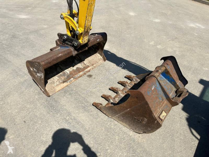 Lopatový nakládač Komatsu PC30MR-5
