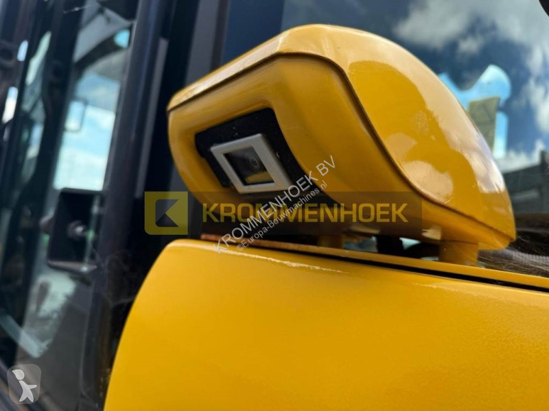 جرافة Komatsu PW 118 MR-11