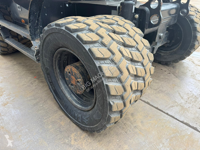 Excavator Caterpillar MF