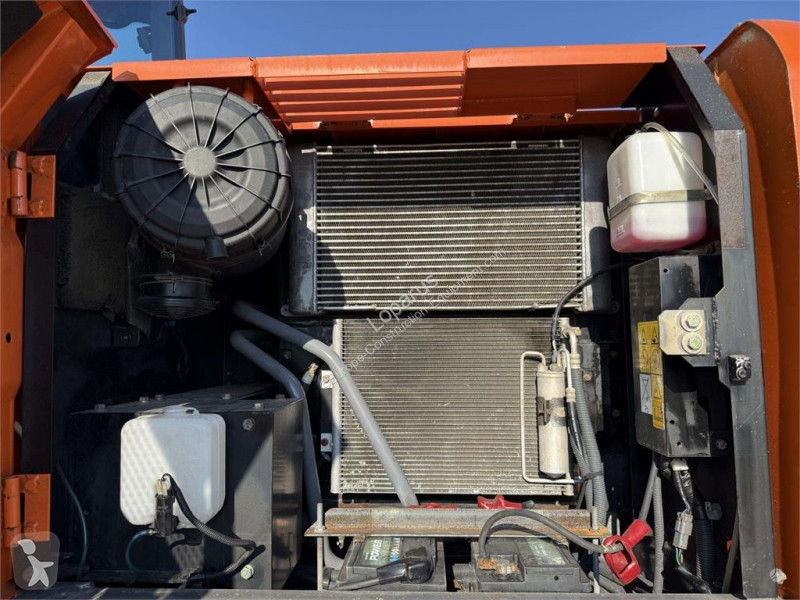 Escavadora Hitachi 140 W