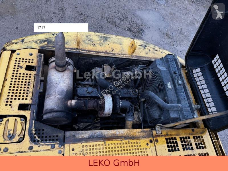 Escavatore Caterpillar 318B Mit Zwei Löffeln