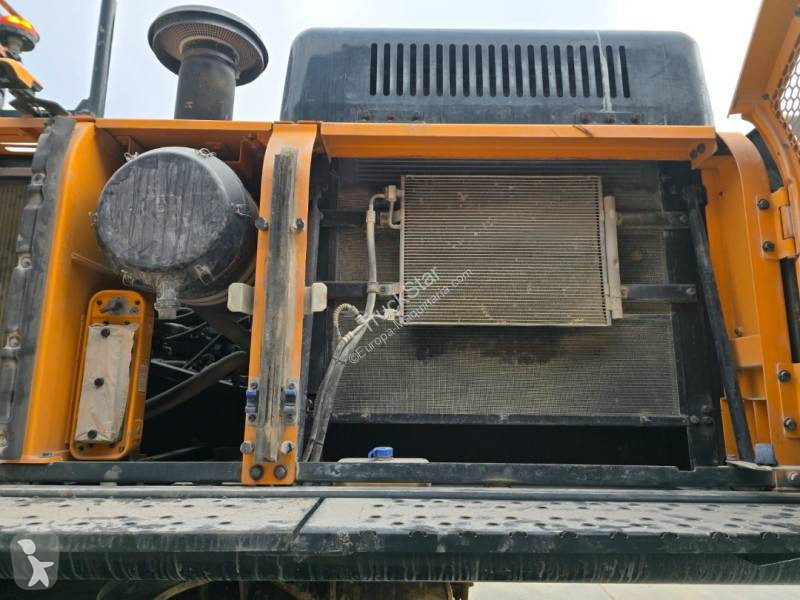 Escavadora Hyundai HX 520 L