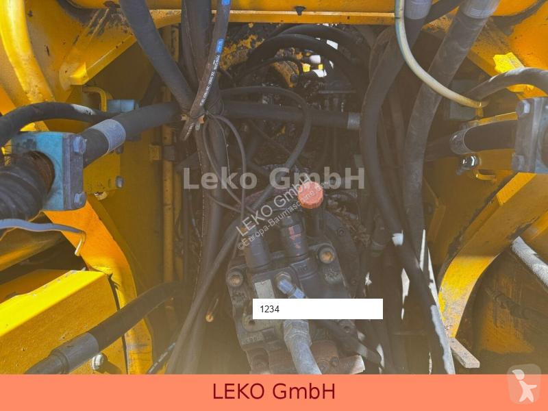 Escavatore Caterpillar JS240NLC