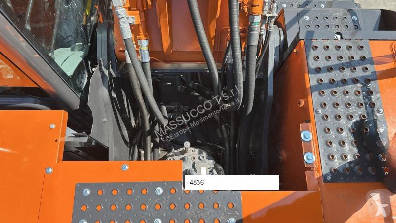 Excavadora Hitachi T-6