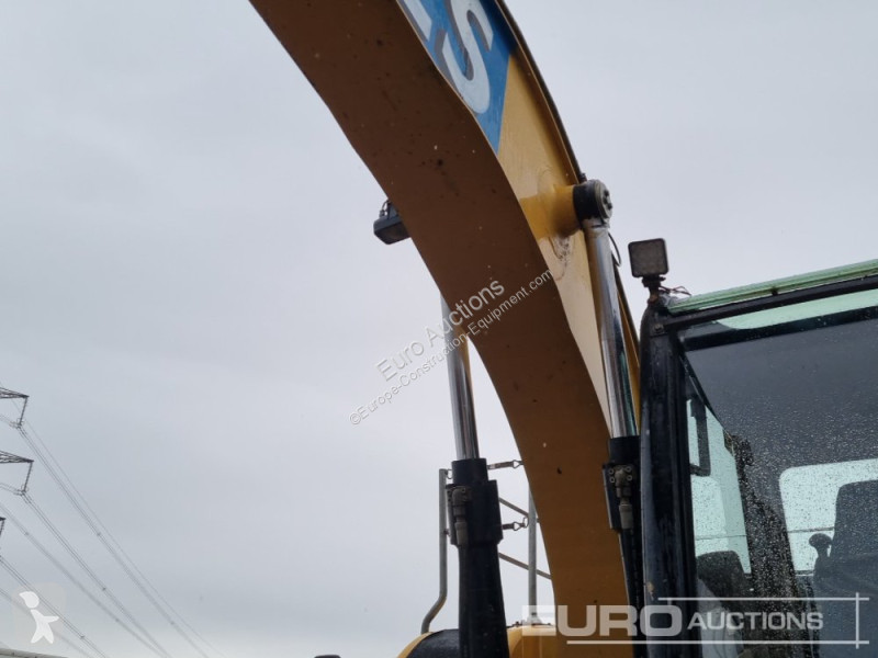 Lopatový nakládač Caterpillar D