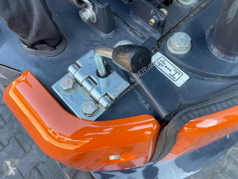 Escavadora Hitachi ZX19-6
