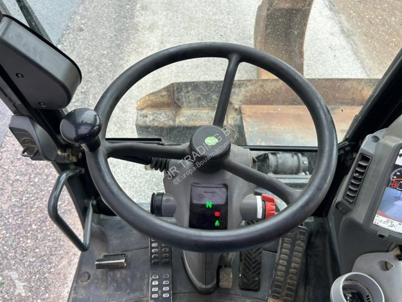 Lopatový nakládač Hitachi ZX220W-5B